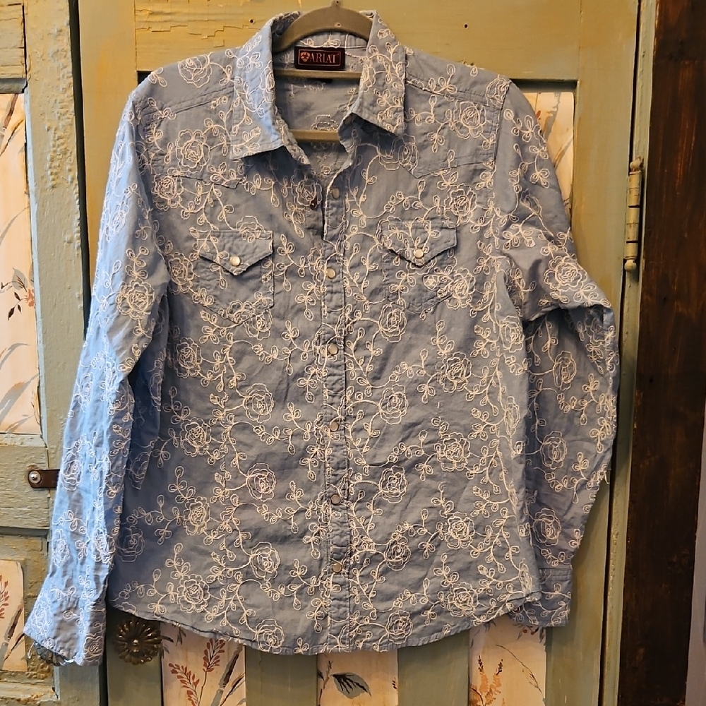ARIAT XL Blue Floral Embroidered Pearl Snap Shirt